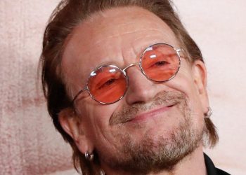 ¿Por qué el libro de Bono se vende como pan caliente?