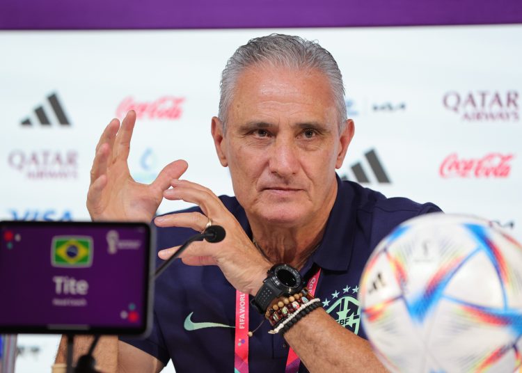 Doha (Qatar), 27/11/2022.- Brazil national team head coach Tite during a press conference at the Qatar National Convention Center (QNCC) in Doha , Qatar, 27 November 2022. (Mundial de Fútbol, Brasil, Catar) EFE/EPA/ABIR SULTAN 2782