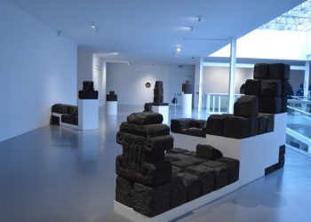 “Habitar el colapso”, una reflexión en torno a lo real, la identidad y la historia