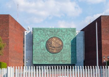 Desalojan Cámara de Diputados por bloqueos de Sindicatos ¿Qué pasará con el presupuesto?