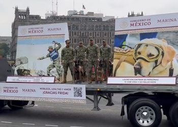 Rinden homenaje a Frida durante Desfile de la Revolución Mexicana