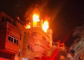Varios muertos dejó un incendio en edificio residencial en Franja de Gaza