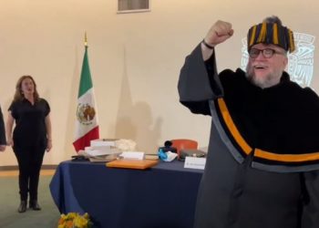 Guillermo del Toro recibe honoris causa de la UNAM