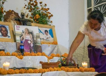 Mamá Coco es recordada con altar