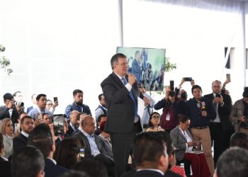 Para atraer inversiones los alcaldes deben ir al exterior, asegura Ebrard