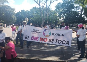 Inicia marcha en Defensa del INE en Oaxaca