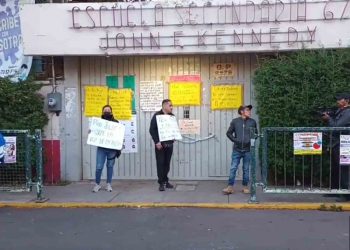 ¿Por qué padres de familia bloquearon Avenida Vallejo? Te explicamos