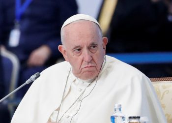 El Papa pide hacer lo posible para acabar con guerra sacrílega en Ucrania
