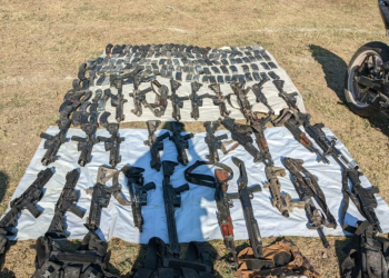 Ejército incauta arsenal de armas tras enfrentamiento; hay 20 detenidos