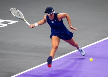 Swiatek vuela a semifinales en Forth Worth
