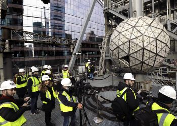 Lista la bola de Times Square para marcar la entrada de 2023