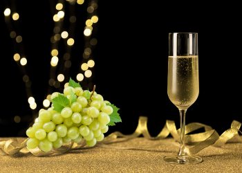 12 uvas para fin de año, 12 deseos, 12 beneficios