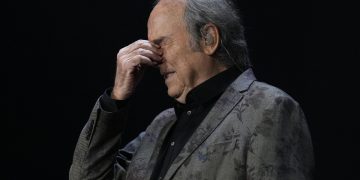 Joan Manuel Serrat se despide definitivamente de los escenarios rodeado de personalidades