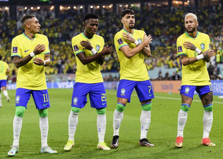 Vinicius Jr  celebrates his goal 1-0 of Brazil during the game Brazil vs Korea Republic, corresponding to the round of 16 of the FIFA World Cup Qatar 2022, at 974 Stadium, Ras Abu Aboud, Doha, on December 05, 2022.



Vinicius Jr celebra su gol 1-0 de Brasil durante el partido Brasil vs Republica de Corea, correspondiente a los octavos de final de la Copa Mundial de la FIFA Catar 2022, en el Estadio 974 Stadium, Ras Abu Aboud, Doha, el 05 de Diciembre de 2022