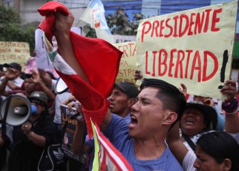 Continúan manifestaciones en todo Perú en primer día de estado de emergencia