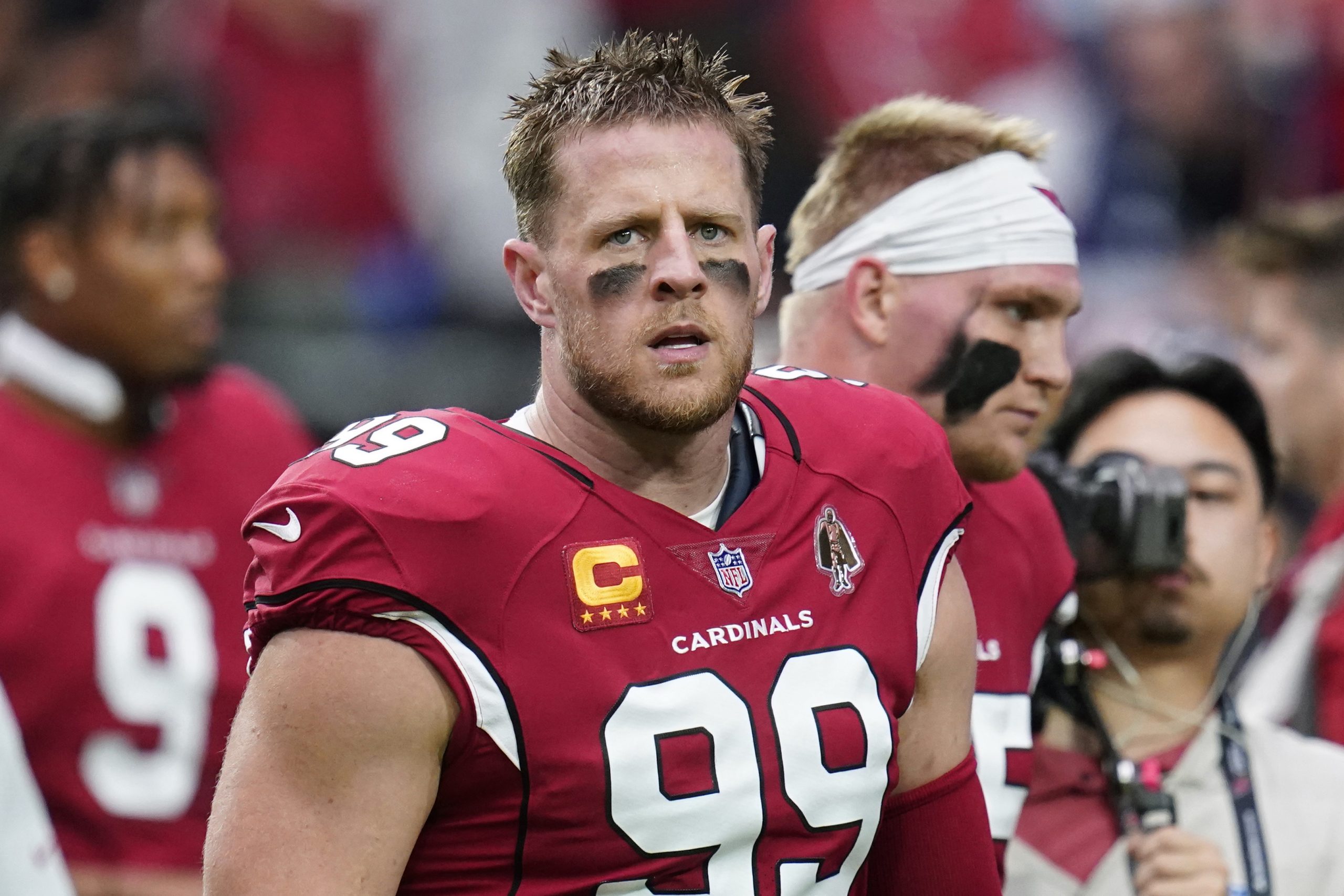 NFL - J.J Watt con su nuevo uniforme de Cardinals. ¿Qué