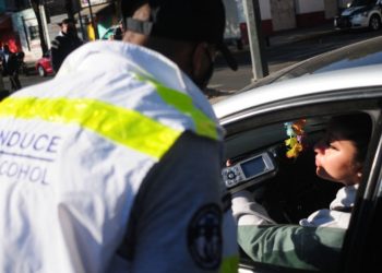 Cárcel y multas: La iniciativa de Morena para que no se alerte sobre el operativo "Conduce sin alcohol".