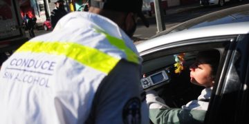Cárcel y multas: La iniciativa de Morena para que no se alerte sobre el operativo "Conduce sin alcohol".