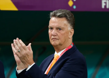 Tenemos cuentas pendientes: Van Gaal