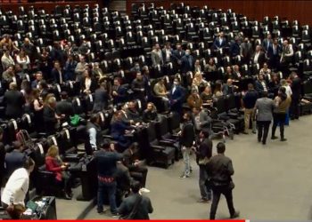 Por falta de votos no rinde protesta Carlos Joaquín como embajador en Canadá. ¿Qué sigue?