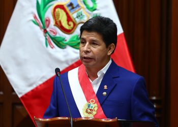 Congreso de Perú destituye a Castillo por permanente incapacidad moral