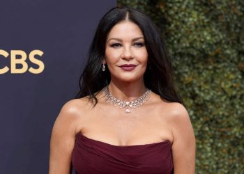 Catherine Zeta-Jones disfruta de la maldad en la serie National Treasure