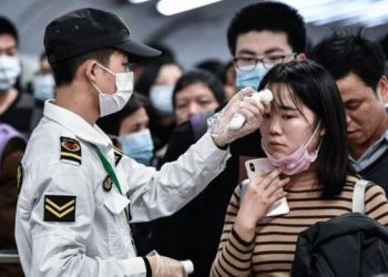 China relaja medidas y ya registra primeras muertes por covid-19