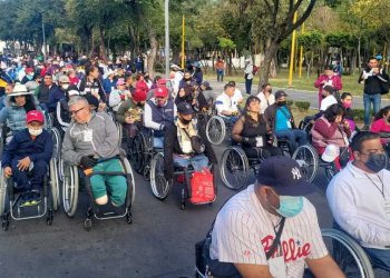 Diputados donan 500 sillas de ruedas 