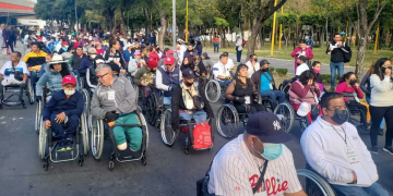 Diputados donan 500 sillas de ruedas