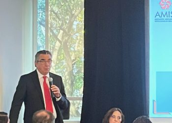 Falta de vacunación para población infantil generará problemas a futuras generaciones: AMIS