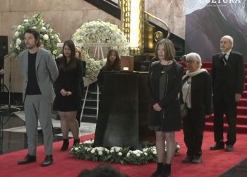 Realizan homenaje póstumo al escenógrafo Alejandro Luna, padre de Diego Luna