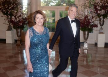 El acusado de agredir al esposo de Nancy Pelosi se declara no culpable