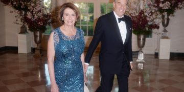 El acusado de agredir al esposo de Nancy Pelosi se declara no culpable