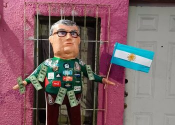 Ya hay piñata del “Tata” Martino