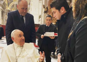 Samuel García es recibido por el Papa Francisco en El Vaticano