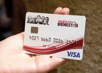Cuéntale a tus abuelitos, anuncia AMLO incremento a la tarjeta del Bienestar
