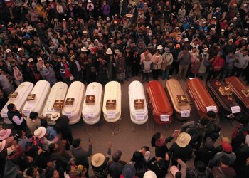 Protestas en Perú dejan más de 40 muertos y 300 detenidos
