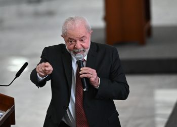 Lula da Silva destituye a comandante del Ejército brasileño, aquí el motivo