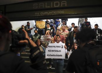 Usuarios piden retirar a la Guardia Nacional del Metro