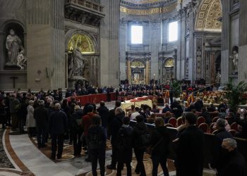 Este es el número de personas que han despedido a Benedicto XVI