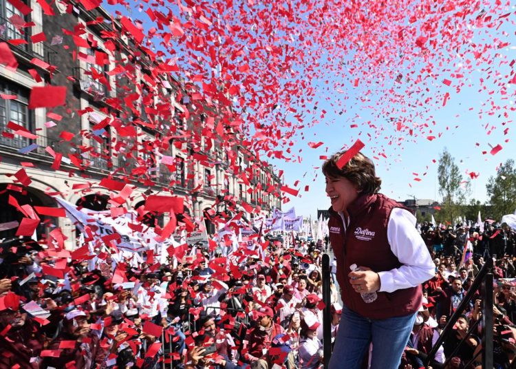 FOTO TWITTER DELFINA GÓMEZ
