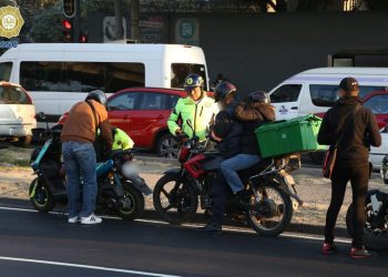 Implementa la SSC operativo de revisión a motociclistas en la alcaldía Iztacalco; infraccionan a 58