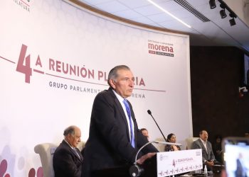 López Obrador les pide a diputados resolver el tema electoral ¿Qué les dijo Adán Augusto López?