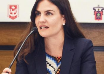 Proponemos cobrar el 5% a las grandes fortunas para recaudar lo suficiente que permita aumentar el gasto en salud pública en el país