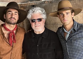Almodóvar presentará su cinta Extraña forma de vida en el Festival de Cannes