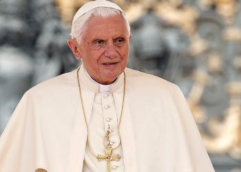 El Vaticano difunde primeras imágenes del cuerpo de Benedicto XVI