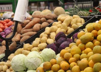 Consumidores ven difícil que los precios de la canasta básica se reduzcan