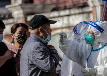 OMS insiste que China no da cifras completas sobre muertos por COVID 19