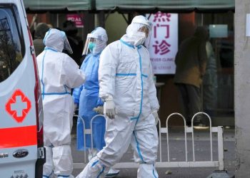 China reconoce que hubo casi 13,000 muertes por COVID entre el 13 y el 19 de enero