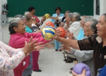 Implementa el IMSS el primer club de personas mayores